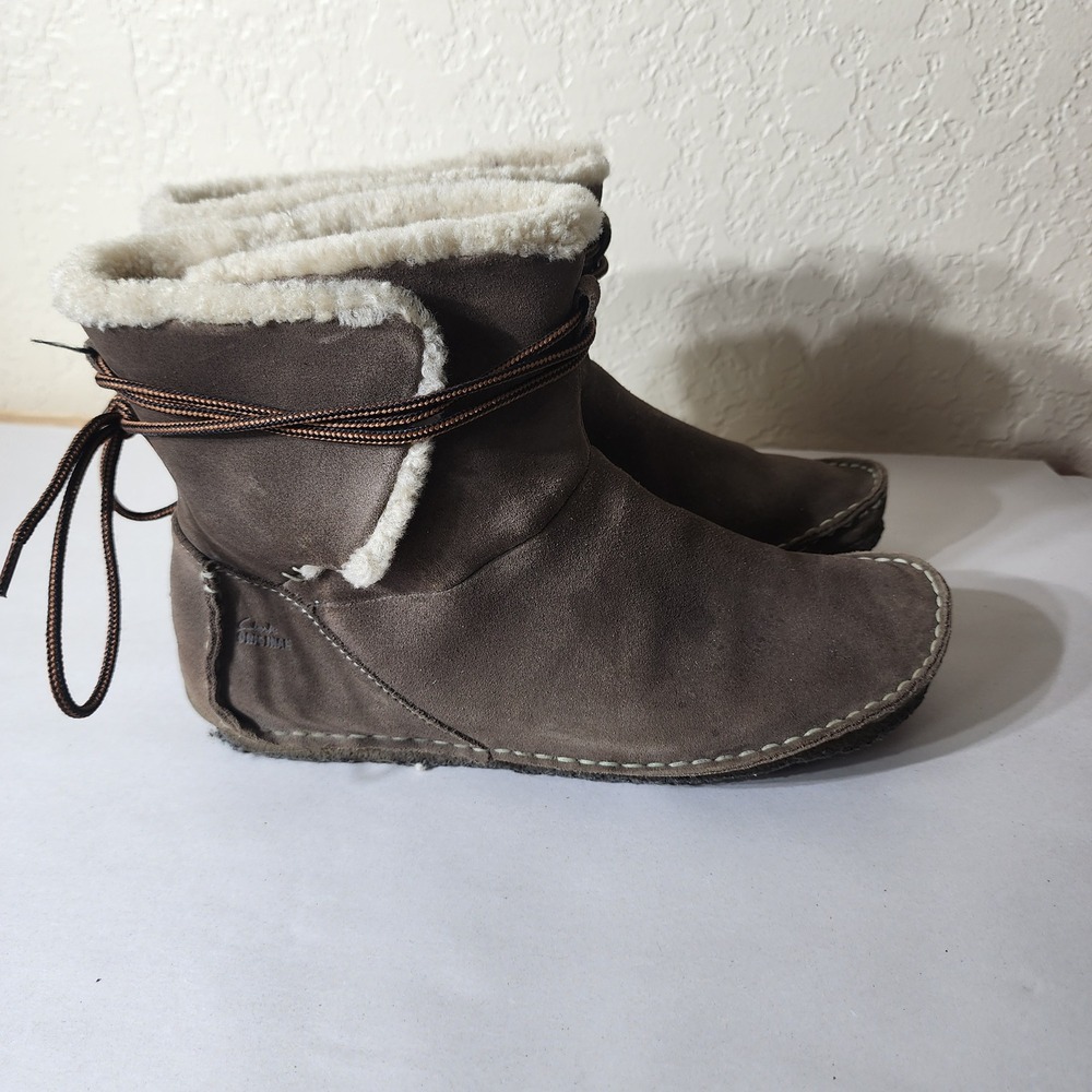 Clarks Originals Brown Suede Shearling Lined Moccasin Ankle Boots Women